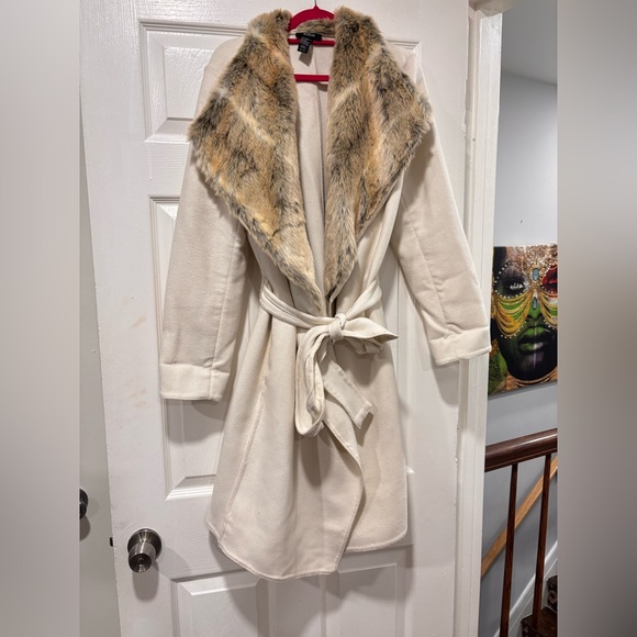 ALFANI BELTED FAUX-FUR COLLAR COAT - Picture 2 of 5
